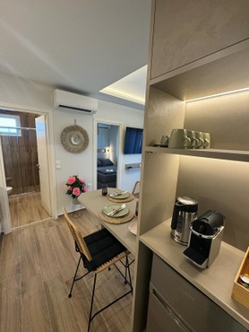hermes-room-hellenikon-suites-02.jpg